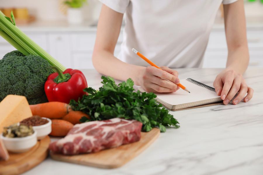 【管理栄養士執筆】一週間分の栄養バランス献立例。無理せず、朝昼晩のコツを押さえて健康を目指そう