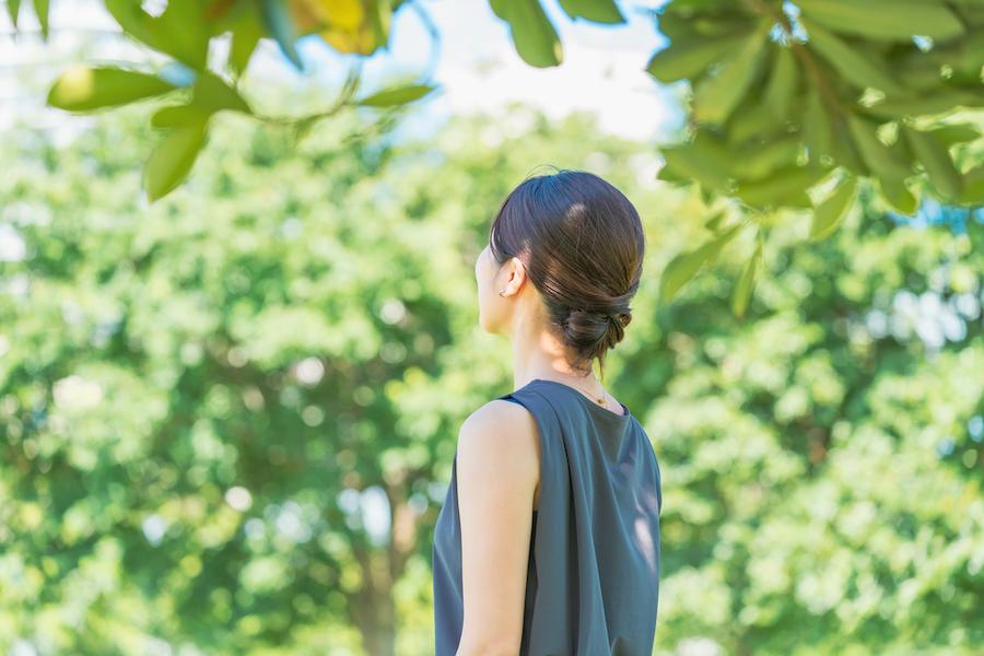 夏の花粉対策完全マニュアル!6月・7月・8月に気をつけたい植物の種類とアレルギーケアのポイント