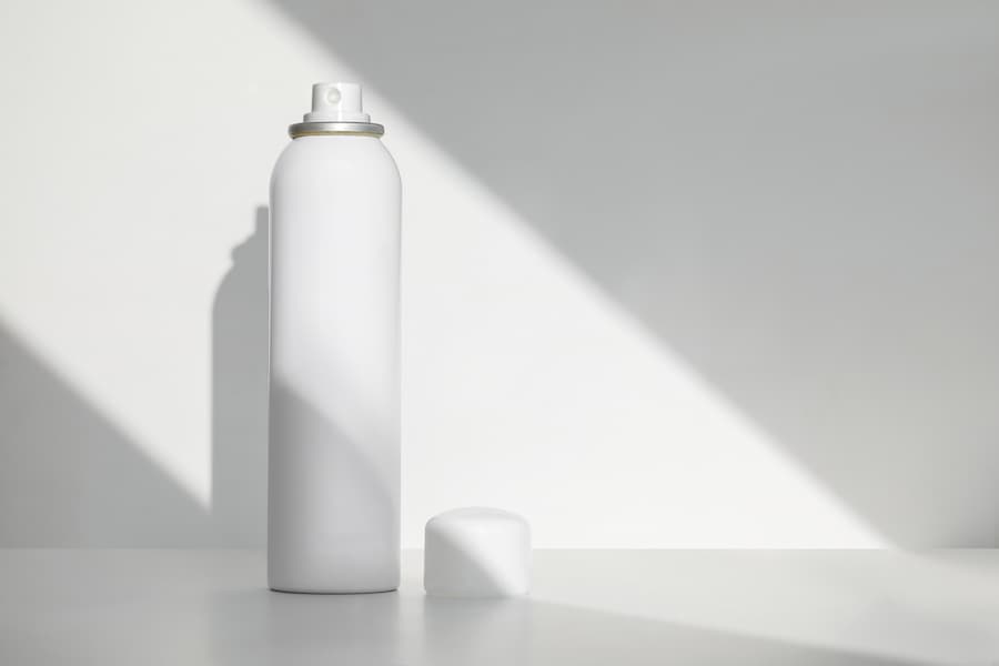 日焼け止めスプレーの効果は?クリーム・ミルク・ジェル・ローションと比較して最適なアイテム選びを