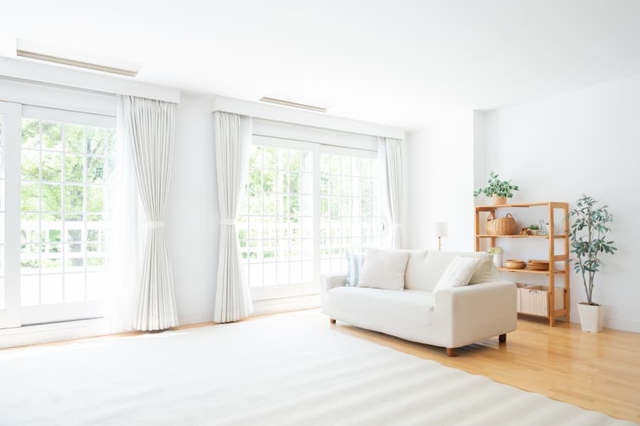 一軒家のゴキブリを徹底対策!エアコン・玄関・換気扇など場所別に、隙間ふさぎ&清潔キープ術を伝授