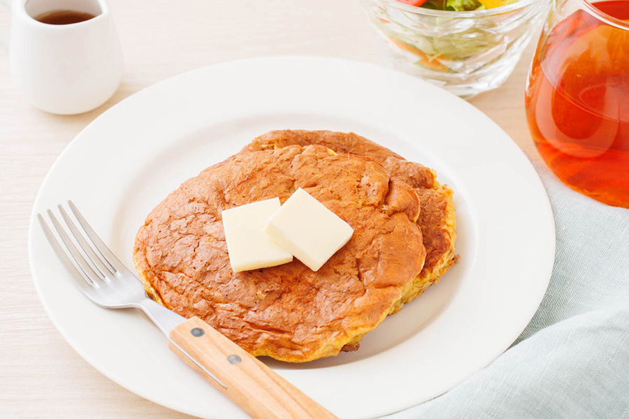 【ハピネスオートミールレシピ③】朝食向けオートミールパンケーキ!忙しい朝でもパパッと簡単健康メニュー