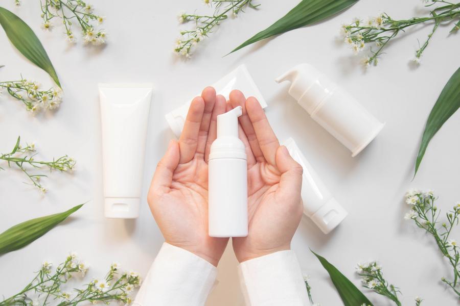 スキンケアの順番、実は間違っているかも?朝は日中に備えて肌を整え、夜は1日の疲れた肌を労わるケアを