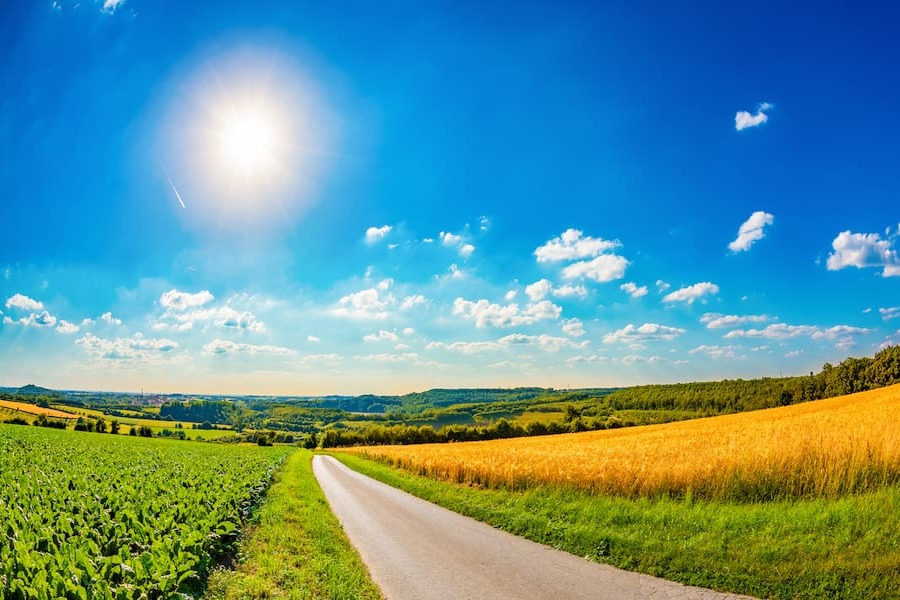 外仕事の暑さ対策 作業を涼しくする服の選び方と暑さ対策グッズで熱中症を回避