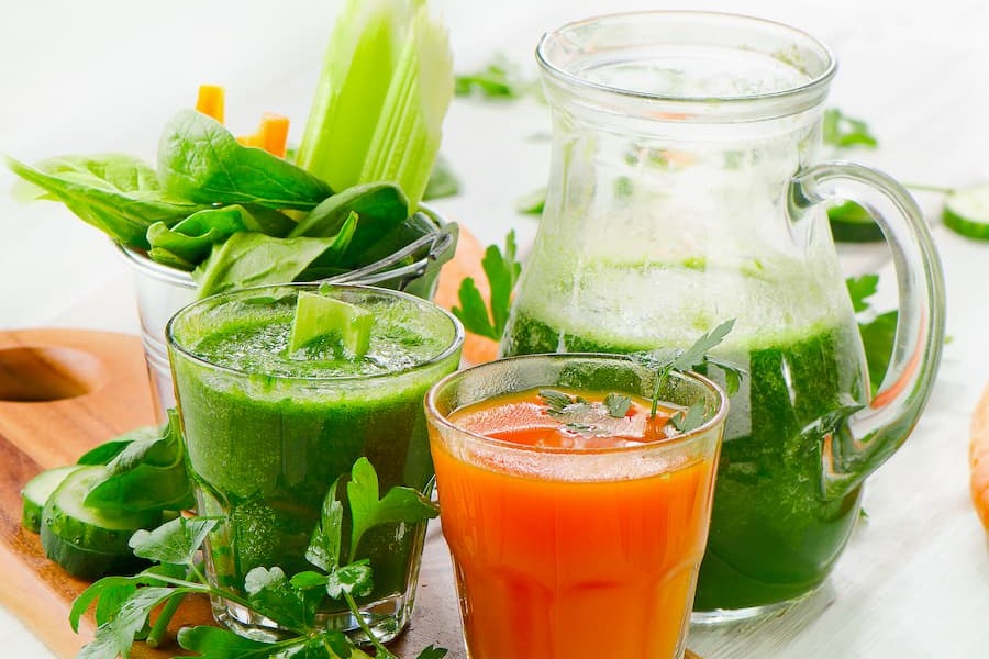 ビタミンAの過剰と不足の影響とは!?多く含む食品とサプリの選び方をご紹介