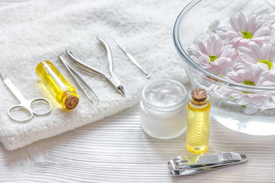 ネイルケアのおすすめまとめ!プチプラ・デパコス・サロンの選び方からオイルのプレゼント基準まで伝授