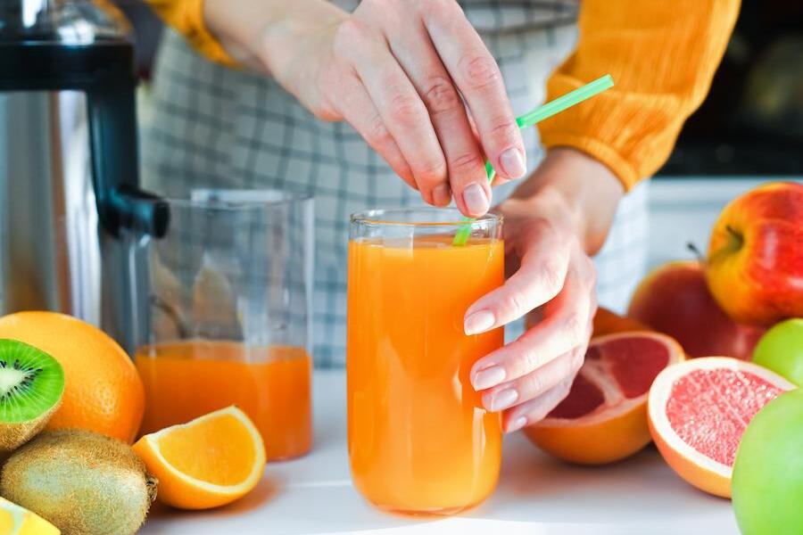 【食物酵素とは】働きや影響から消化酵素との違いまで。知る・摂る・補うの三部構成で紹介