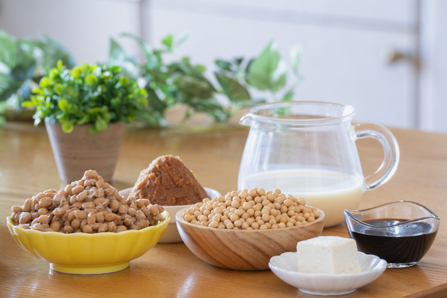 女性の更年期におすすめの食べ物や栄養素とは?食生活や献立の見直し方を管理栄養士がアドバイス