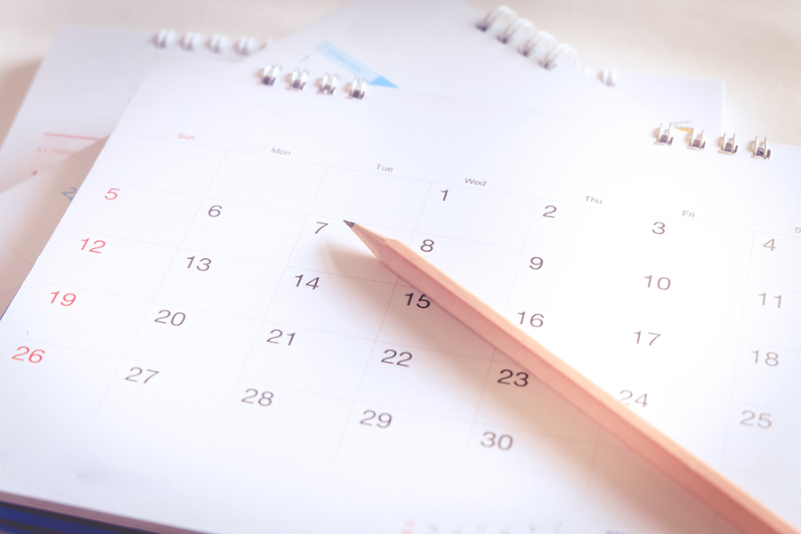 【医師監修】更年期の生理不順は女性ホルモンの減少が原因!注意すべき状態や体と心の変化についても解説