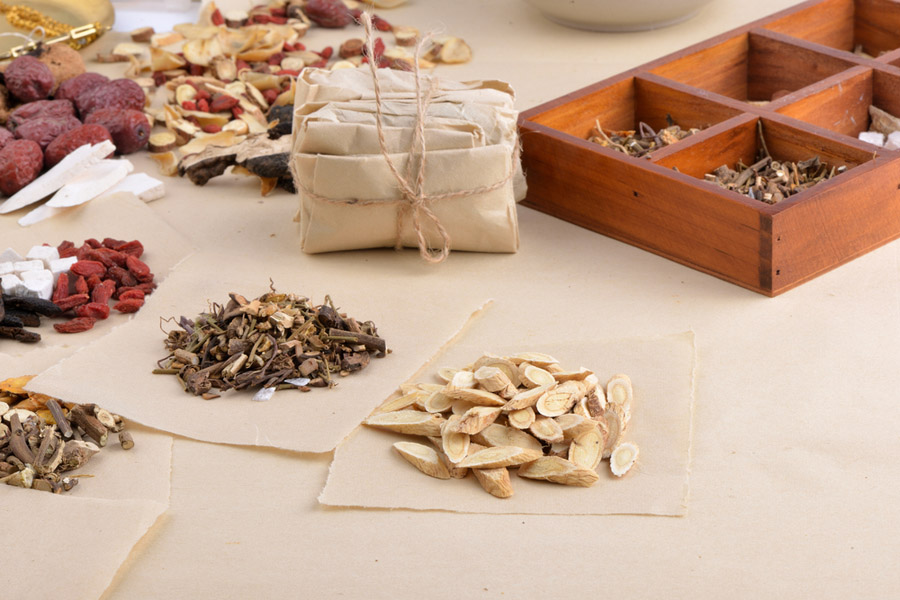 漢方薬の飲み合わせでチェックすべきことは?漢方薬同士を飲む時や西洋医学の薬と一緒に飲む時の注意点