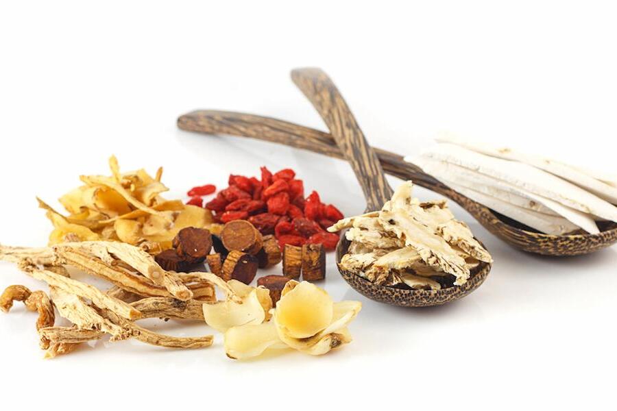 五臓(ごぞう)の「心」の特徴・働きとは?心によい漢方薬や食べ物についてわかりやすく解説