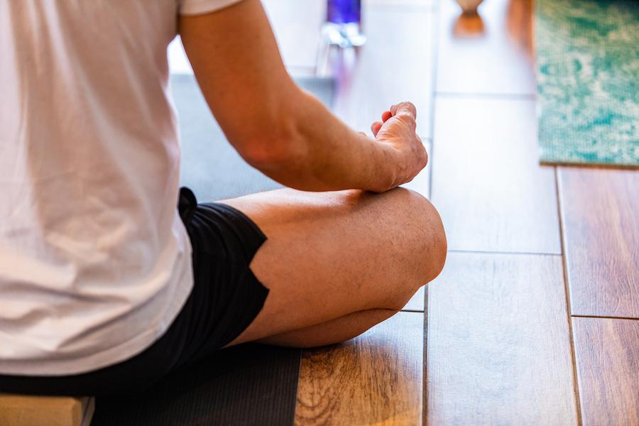 【動画付き】男性もヨガで心身ともにリラックスさせよう!教室を選ぶポイントと自宅で出来るおすすめポーズ