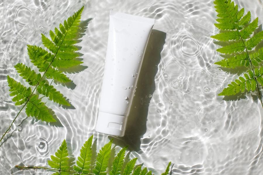 【日焼け止め選びの疑問を解決】PFやPAの選び方と正しい塗り方は?紫外線から賢く肌を守るための新常識